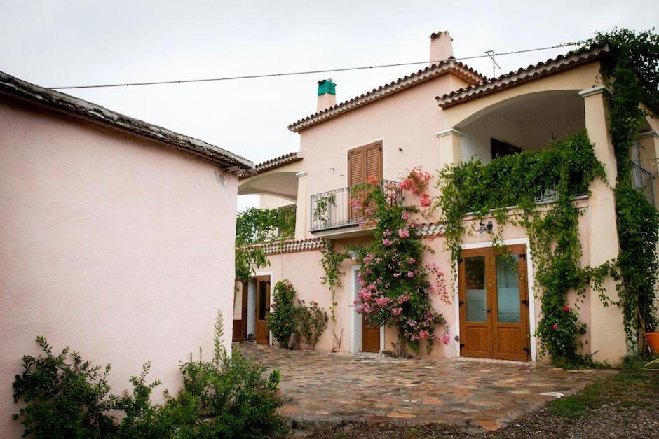 Agriturismo Donnolu Tertenia Exterior photo